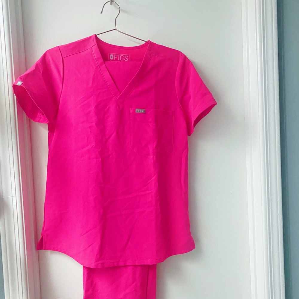 Pink Figs Scrub set